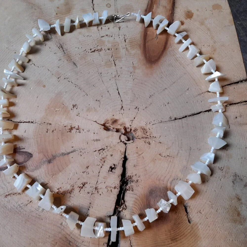 Chunky Shell Nugget Necklace Thick Tropical Beaded White Mother of Pearl - Picture 10 of 12
